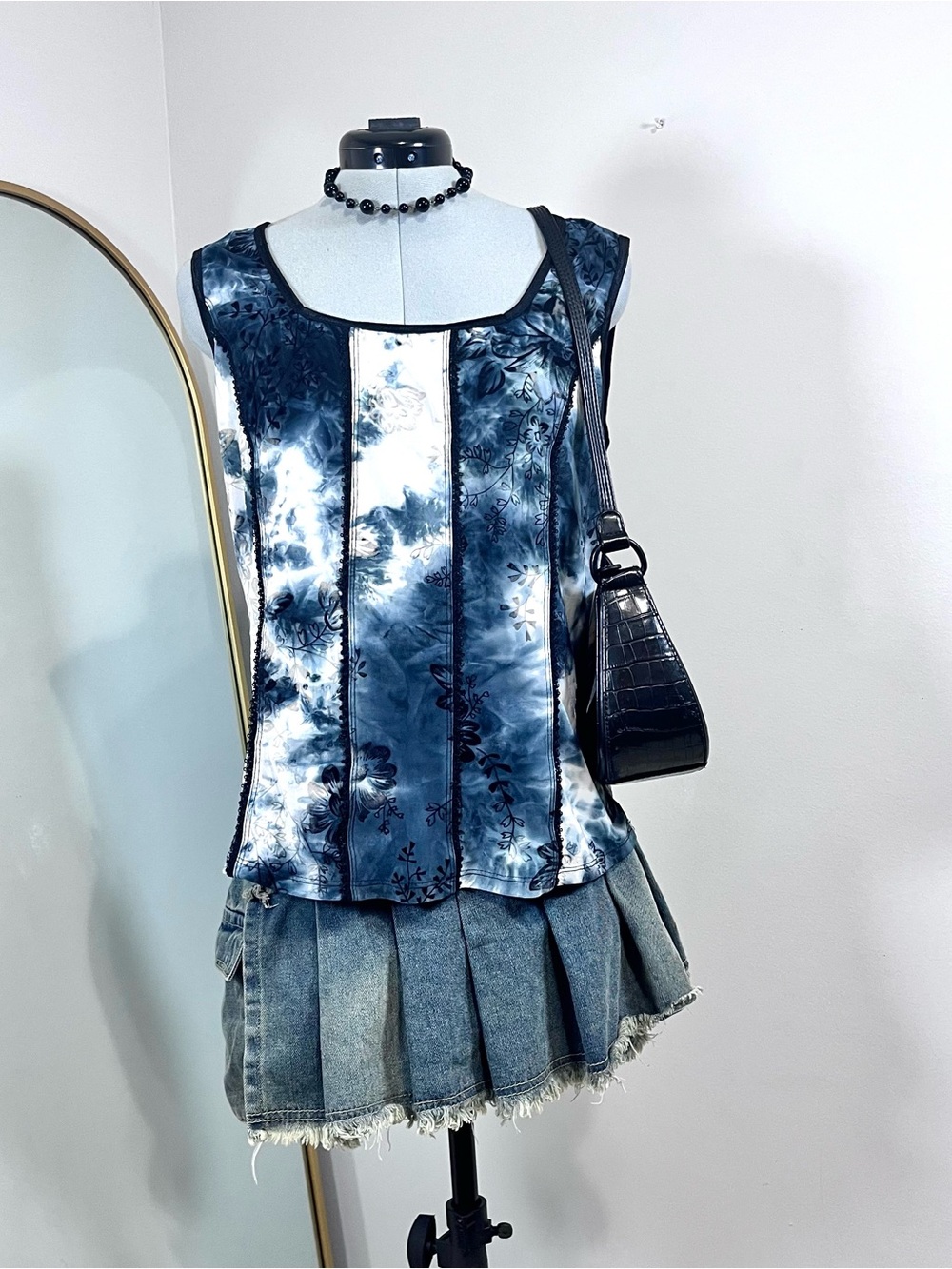 Sami & Jo Y2K Blue Multi Color Tie-Dye Floral Sleeveless Corset Styled Top